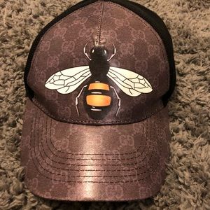 Gucci bumblebee hat